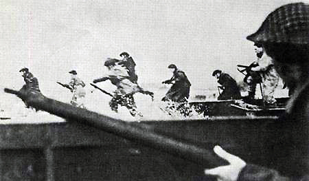 Les troupes débarquent