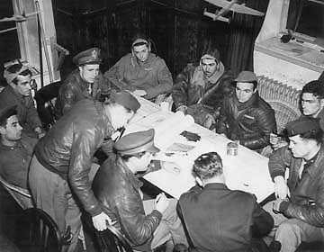 Équipage du B-17 F42-29537 autour du Lt Col Coen