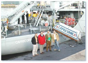 D.MAZIER/R.TAMARELLE/Amiral J.ZANG/P.CANNESSANT devant le CAPRICORNE
