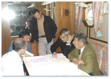 Etude de la carte avec le Commandant du CAPRICORNE