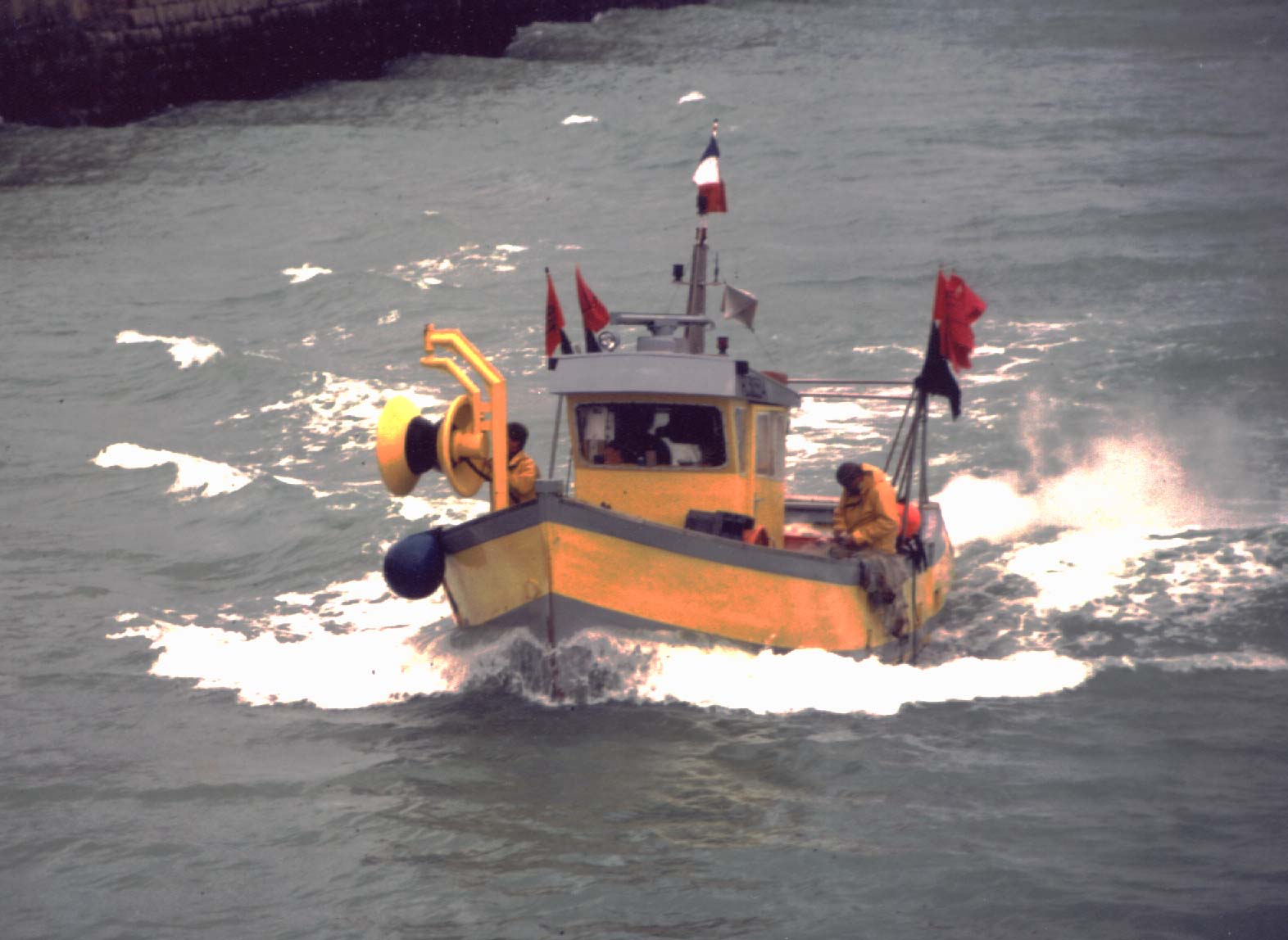 Le SANTE BONHEUR sortant de Saint-Valery-en-Caux